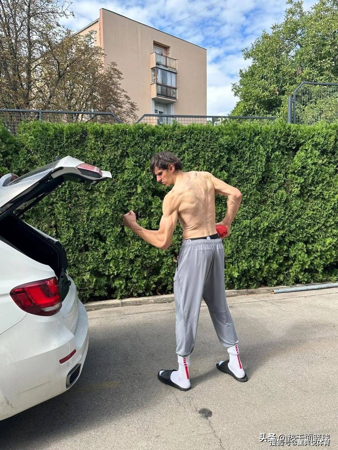 达拉斯独行, 在为广厦男 达拉斯独行, 在为广厦男